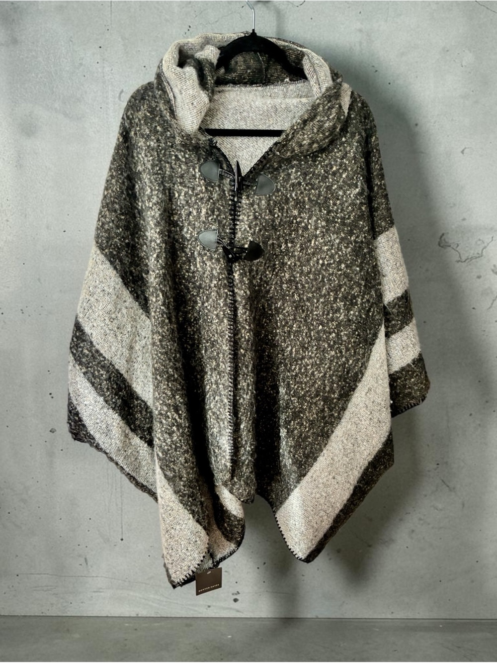 NWT Denver Hayes Hooded Toggle Poncho in Charcoal and Cream